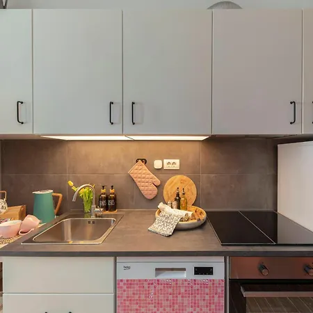 Casa1895, Stylish Old Town Apartment Near Beer Fountain Apartment