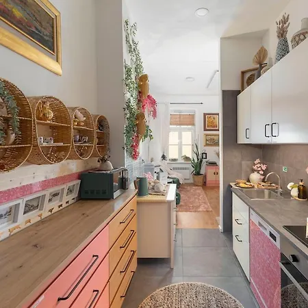 아파트 Casa 1895 , Boutique In A Historic Townhouse Near The Beer Fountain *