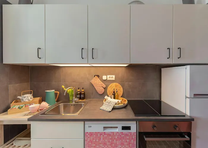 Casa1895, Stylish Old Town Apartment Near Beer Fountain Apartment