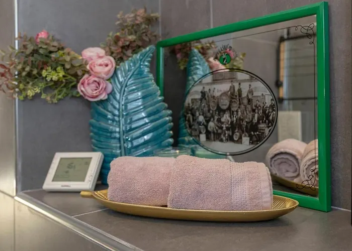 Casa1895, Stylish Old Town Apartment Near Beer Fountain Zalec