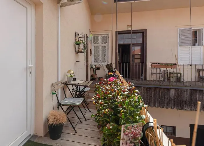 Casa1895, Stylish Old Town Apartment Near Beer Fountain Zalec